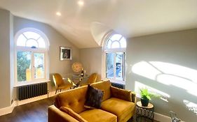3 West End Boutique Apartment